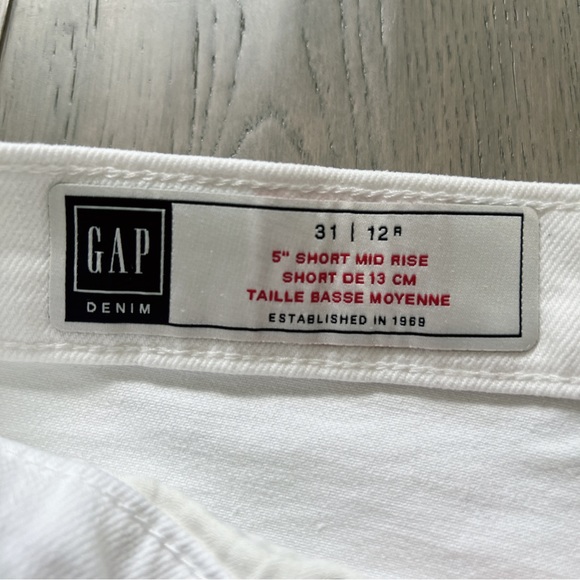 GAP White Shorts - Picture 3 of 7